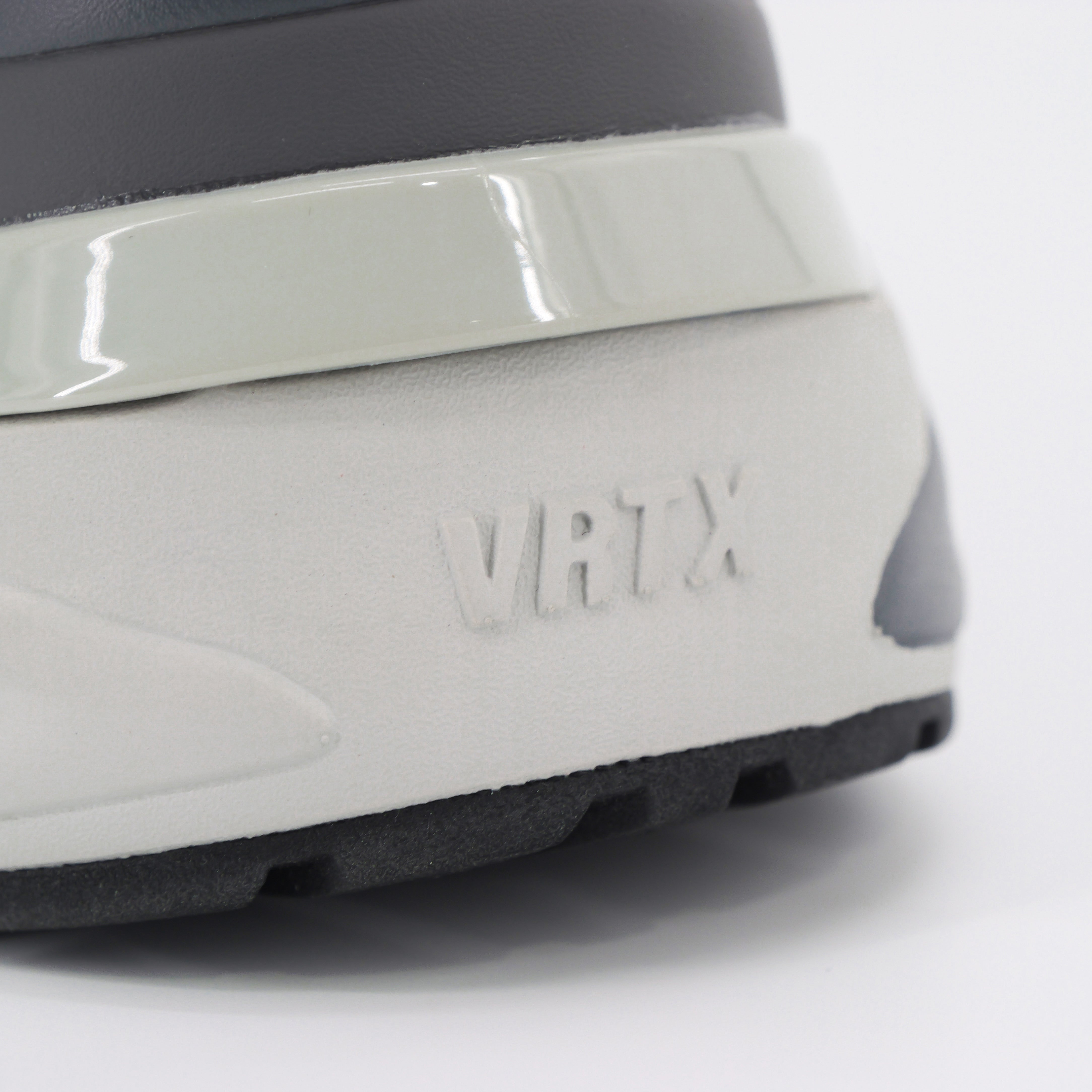 VRTX AT84 STONE GREY